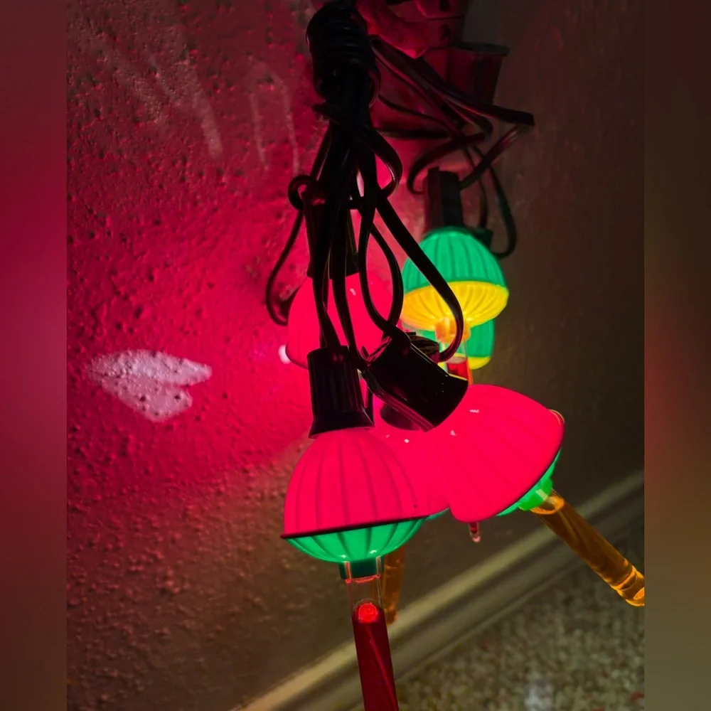 Vintage Christmas Bubble Lights 115-120 volts (7 lights - Picture 3 of 3